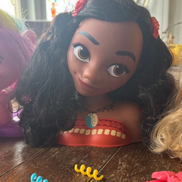 Disney Princess Styling Heads with Accessories - Picture 2 of 9